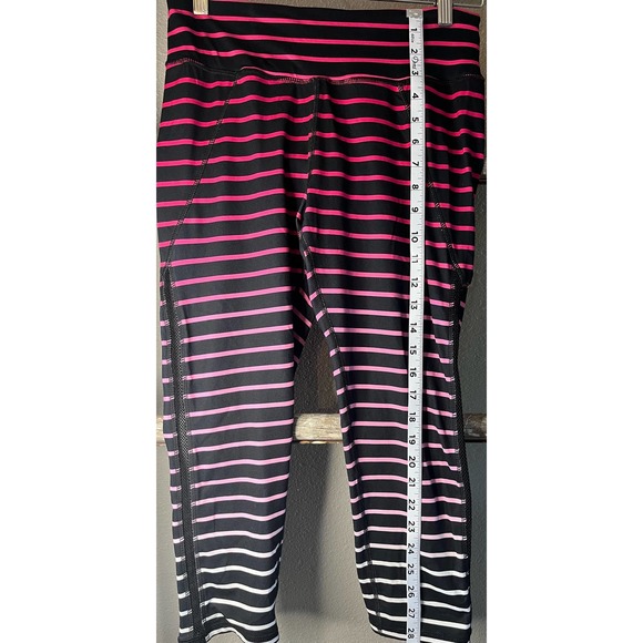 Pop Betsey Johnson Capri Leggings Black Pink Stripe Athletic Workout Size M - Picture 2 of 5